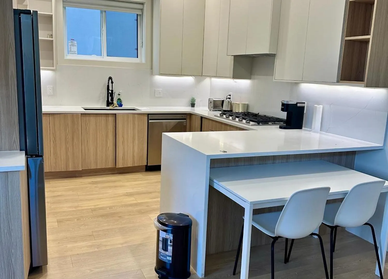 Urban Oasis Duplex Villa Vancouver